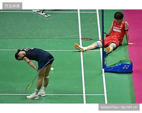 羽毛球三拍逆天绝技，瞬间打懵全场观众！